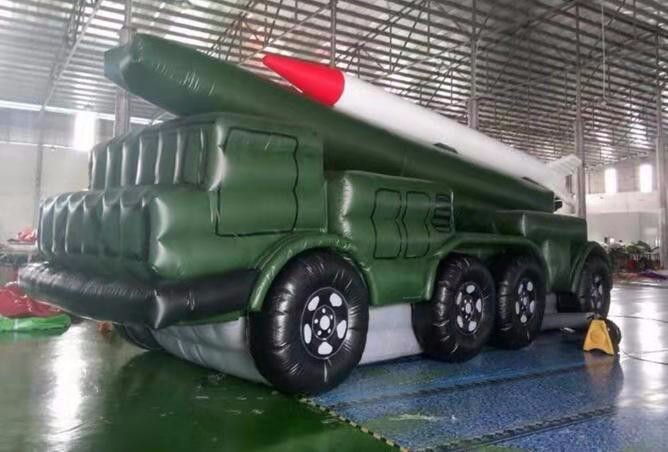 康定迷彩导弹车
